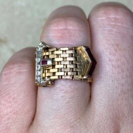 retro era belvoir ring featuring a woven design