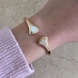 Bulgari Divas 18k Yellow Gold Bracelet Worn Zoomed 4J1927