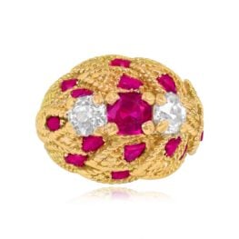 Ruby and Diamond Three Stone Ring Vintage Pilton Ring Top View SB115